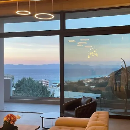 Evie's Oasis Ιξιά