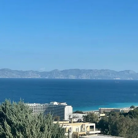 Evie's Oasis * Ixia (Rhodes)